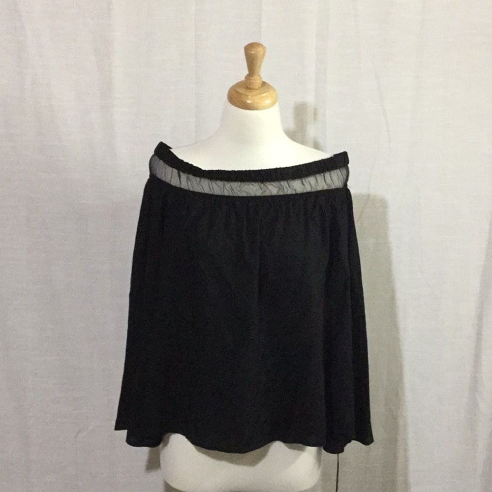 Rock & Republic Thorn & Petal Off Shoulder Top - Picture 3 of 6